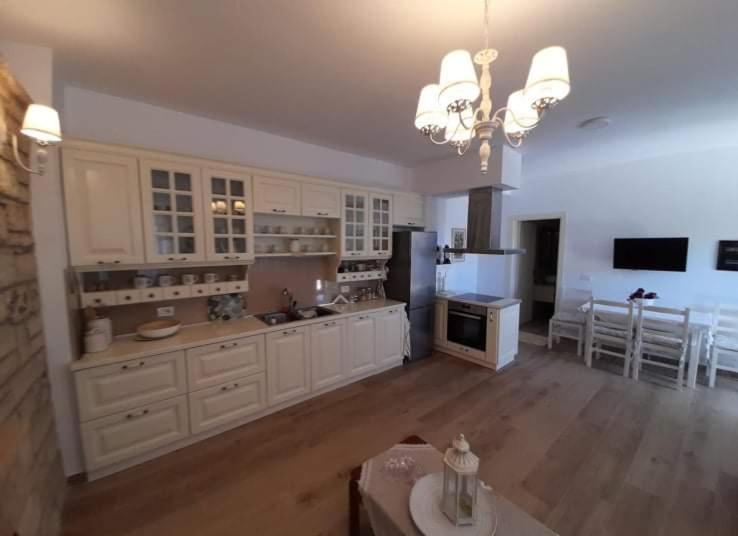 Vogklis House * Qeparo